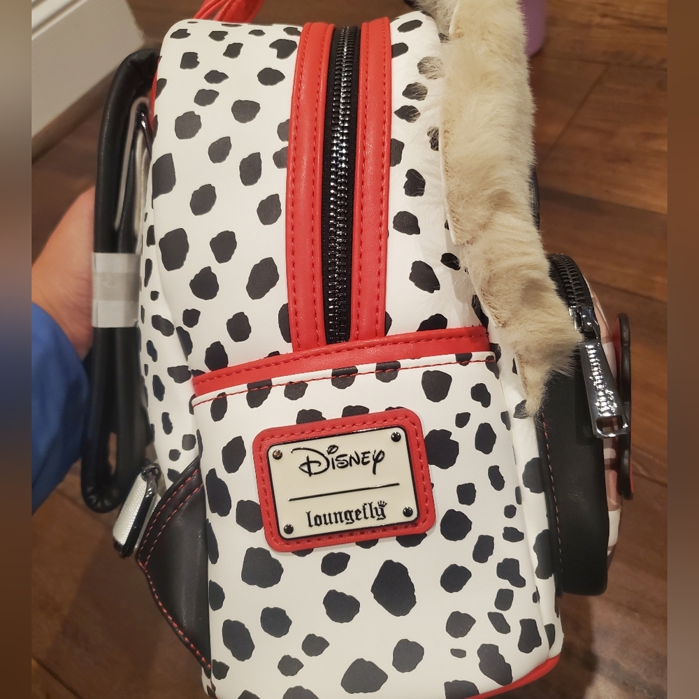 Loungefly NWT Cruella De Vil 101 Dalmatians Scene - Picture 12 of 15